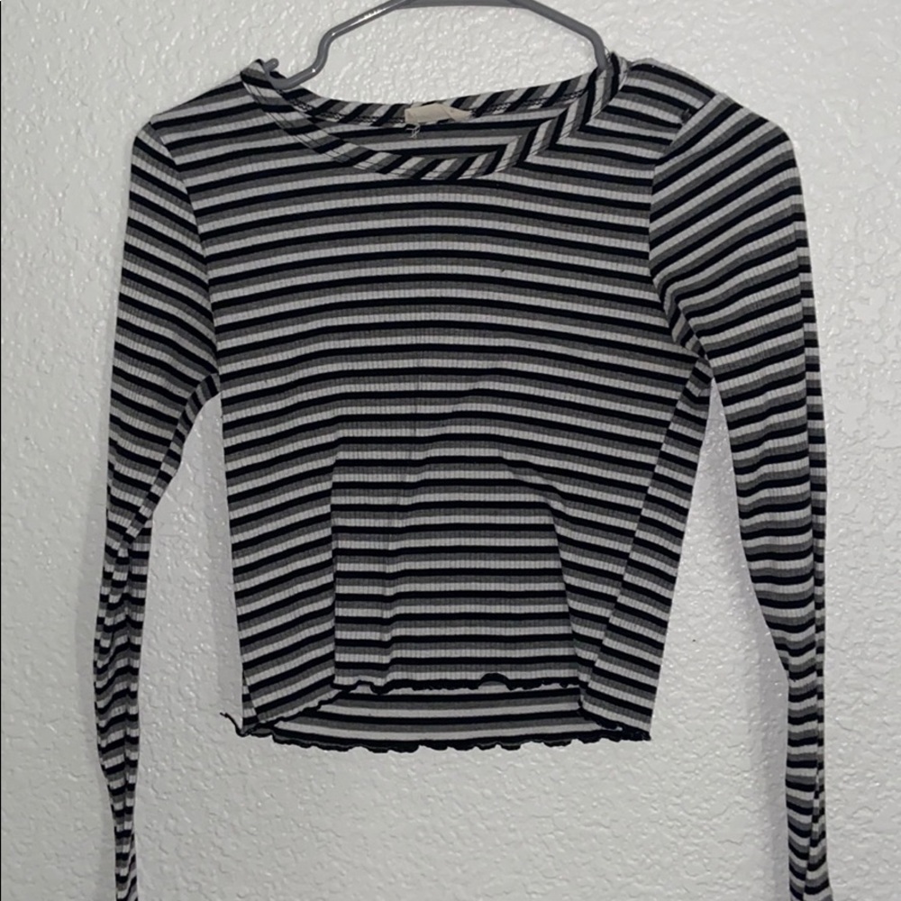 cropped long sleeve shirt